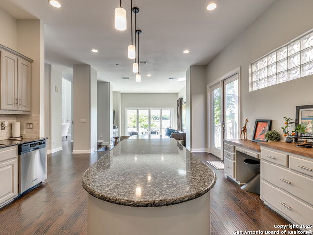 Image 29 of 69 For 43 Bristol Grn