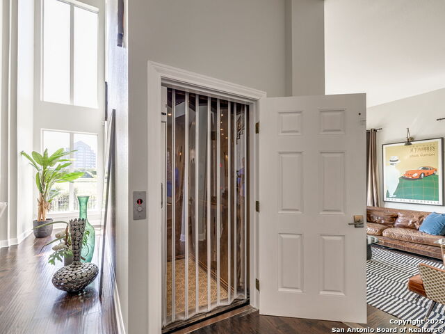 Image 30 of 69 For 43 Bristol Grn