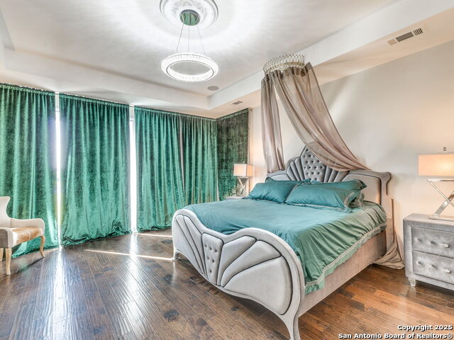 Image 35 of 69 For 43 Bristol Grn