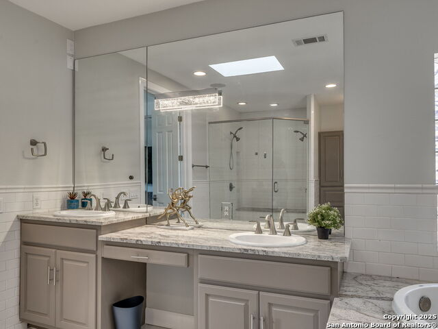 Image 39 of 69 For 43 Bristol Grn