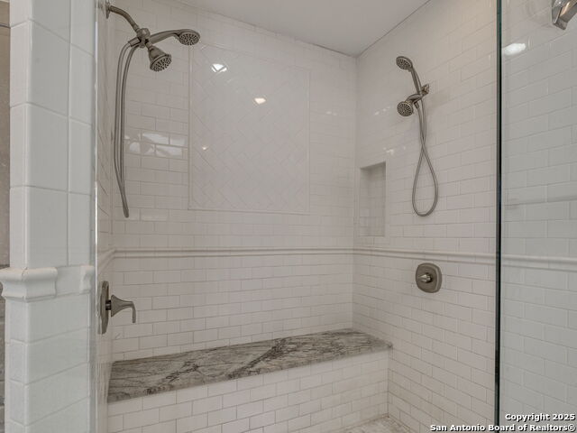 Image 42 of 69 For 43 Bristol Grn