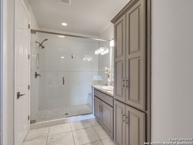 Image 52 of 69 For 43 Bristol Grn