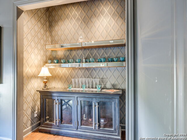 Image 9 of 69 For 43 Bristol Grn