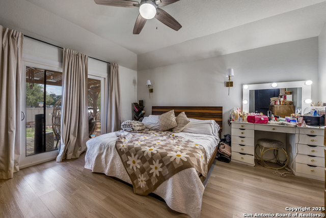 Listing photo id 9 for 6122 Underwood Way