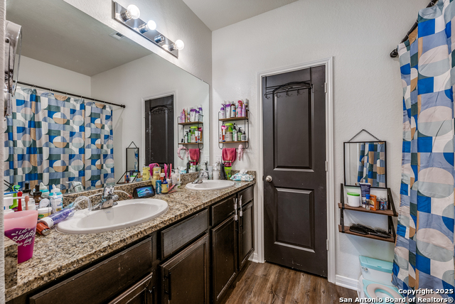 Listing photo id 12 for 6122 Underwood Way