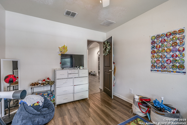 Listing photo id 15 for 6122 Underwood Way