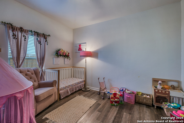 Listing photo id 17 for 6122 Underwood Way