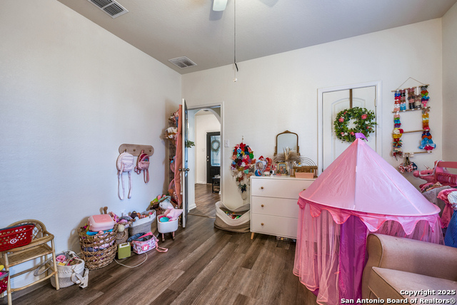 Listing photo id 18 for 6122 Underwood Way