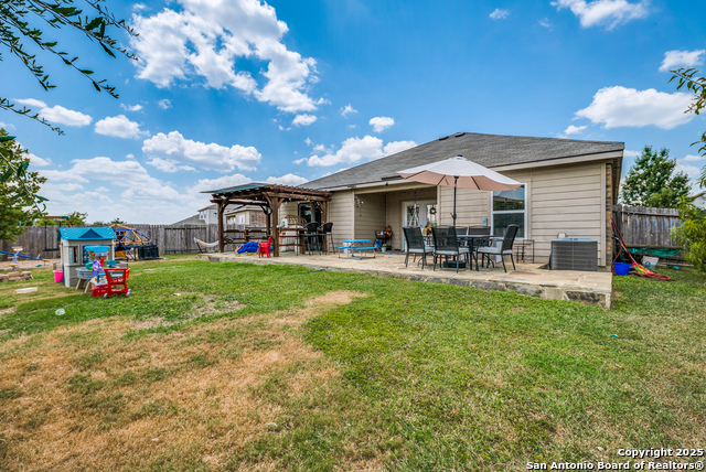 Listing photo id 22 for 6122 Underwood Way