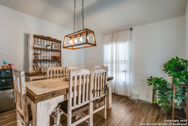 Listing photo id 4 for 6122 Underwood Way