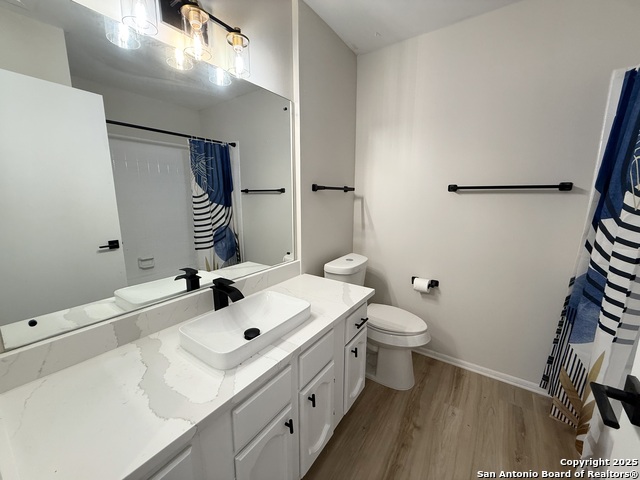 Image 8 of 16 For 5800 Royal Bnd