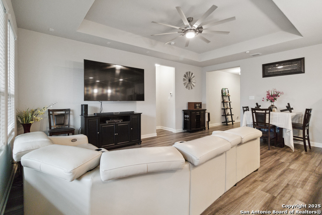 Listing photo id 1 for 1512 Anhalt
