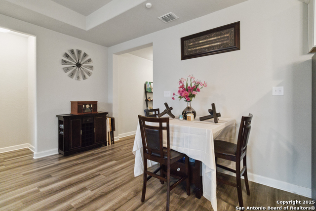 Listing photo id 6 for 1512 Anhalt