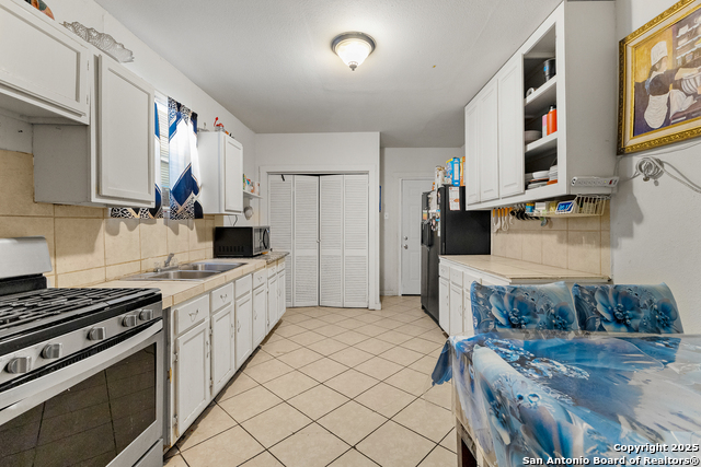 Image 10 of 16 For 806 Brazos St N