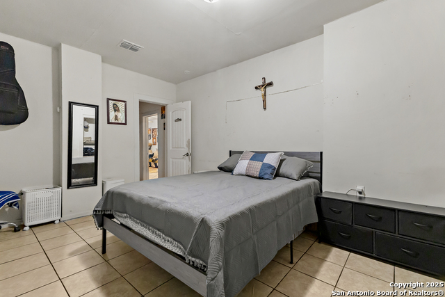 Image 14 of 16 For 806 Brazos St N