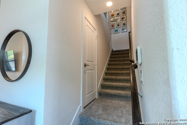 Image 11 of 31 For 8851 Oakland Rd #24