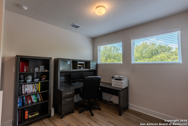 Image 18 of 31 For 8851 Oakland Rd #24