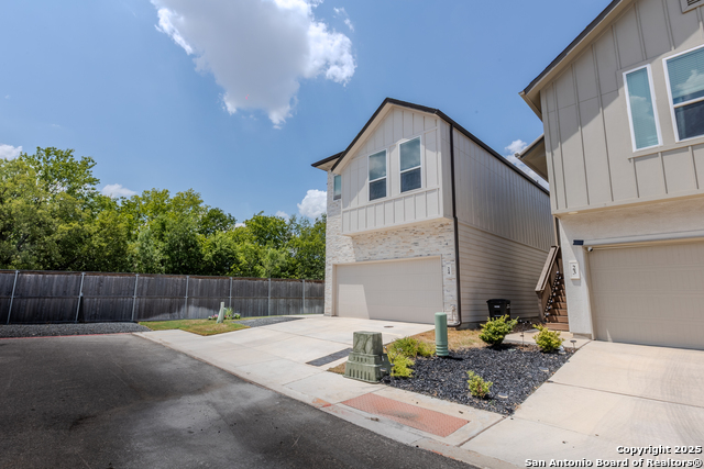 Image 3 of 31 For 8851 Oakland Rd #24