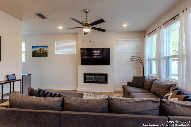 Image 6 of 31 For 8851 Oakland Rd #24