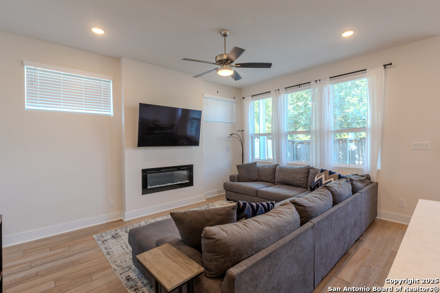 Image 7 of 31 For 8851 Oakland Rd #24