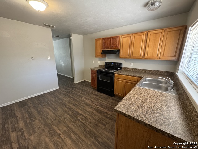 Listing photo id 8 for 5242 Village Ha Village Haven
