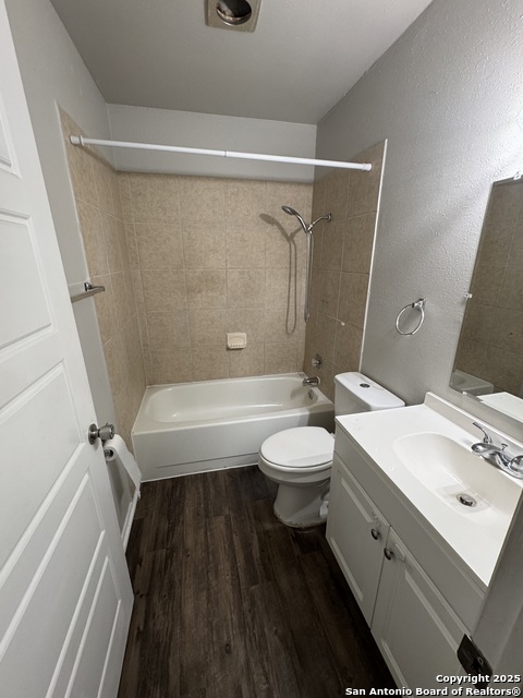 Listing photo id 11 for 5242 Village Ha Village Haven
