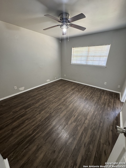 Listing photo id 13 for 5242 Village Ha Village Haven