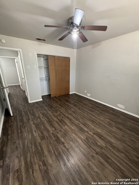 Listing photo id 16 for 5242 Village Ha Village Haven