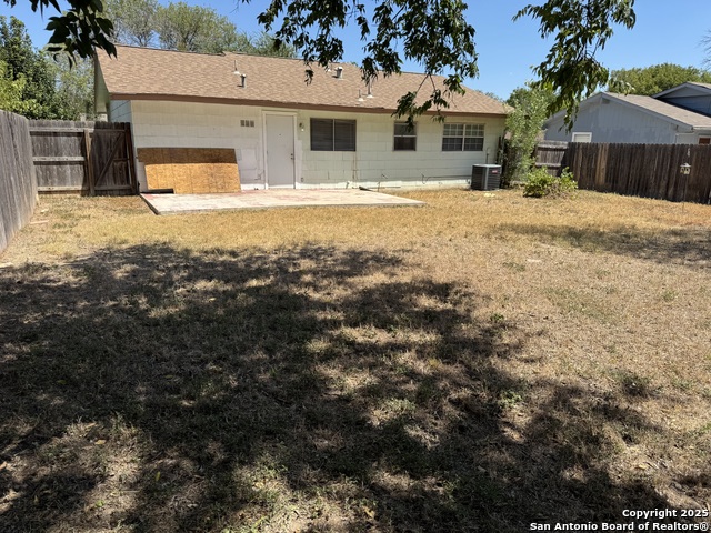 Listing photo id 18 for 5242 Village Ha Village Haven