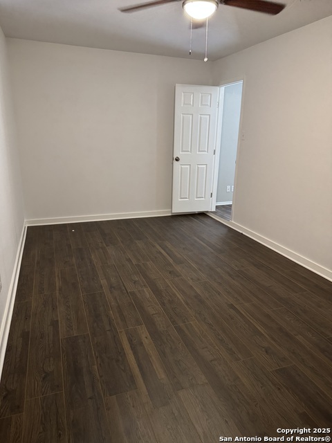 Listing photo id 4 for 5242 Village Ha Village Haven