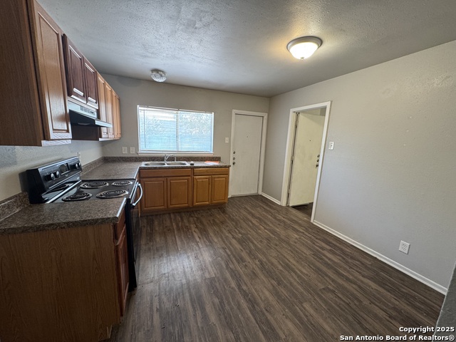 Listing photo id 5 for 5242 Village Ha Village Haven