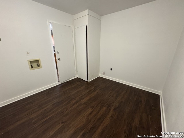 Listing photo id 7 for 5242 Village Ha Village Haven