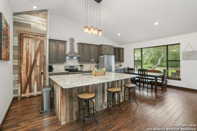 Image 11 of 53 For 4534 Black Walnut Woods