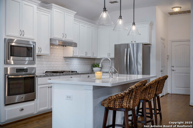 Listing photo id 11 for 487 Mission Hill