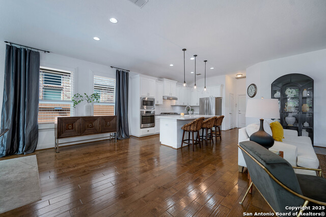 Listing photo id 15 for 487 Mission Hill