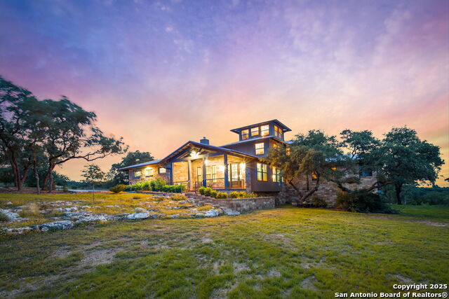 Image 2 of 39 For 2101 Passare