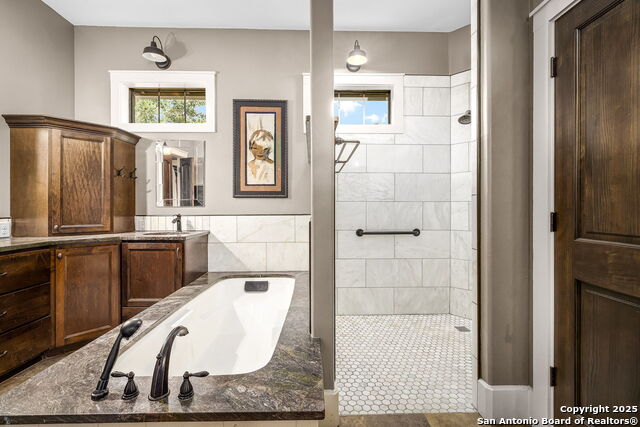 Image 22 of 39 For 2101 Passare