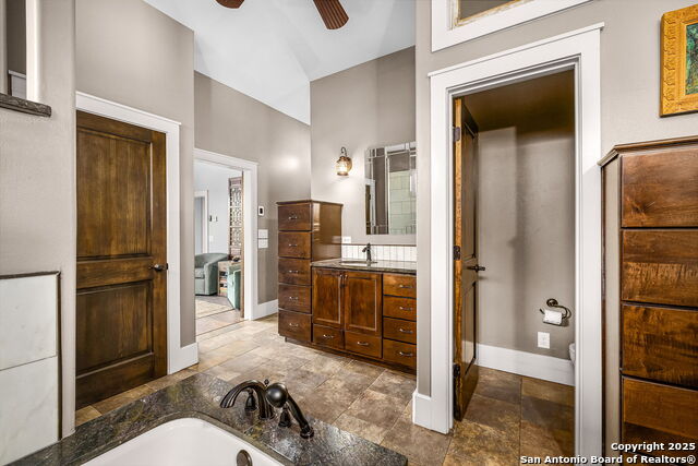 Image 23 of 39 For 2101 Passare