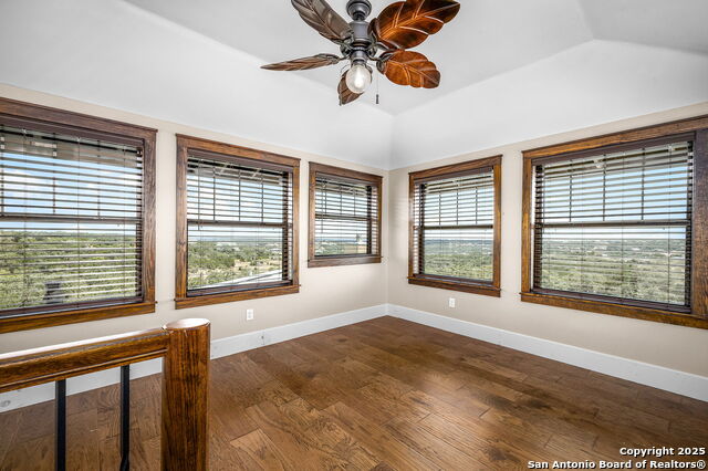 Image 37 of 39 For 2101 Passare