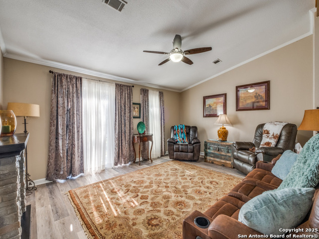 Image 4 of 15 For 402 Galveston St