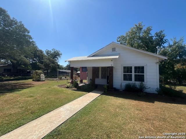 Details for 1015 Zunker St, Seguin, TX 78155