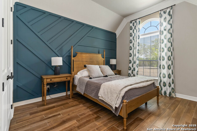 Listing photo id 14 for 1012 Rivers Peak