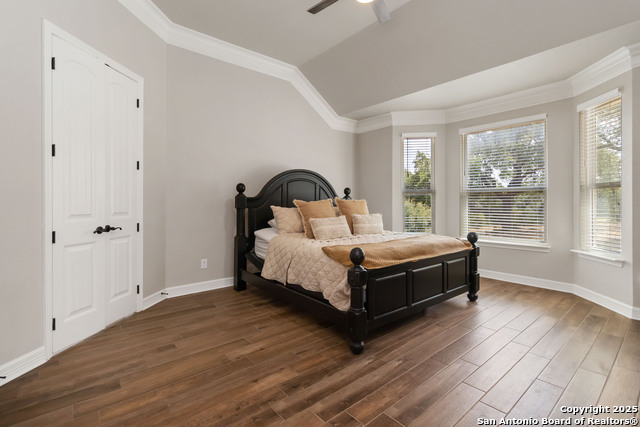 Listing photo id 18 for 1012 Rivers Peak