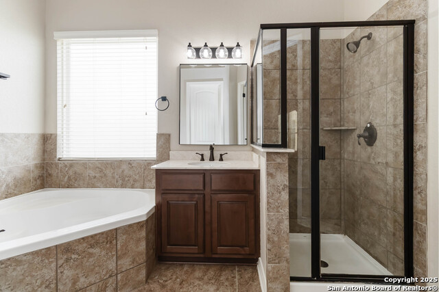 Listing photo id 22 for 1012 Rivers Peak