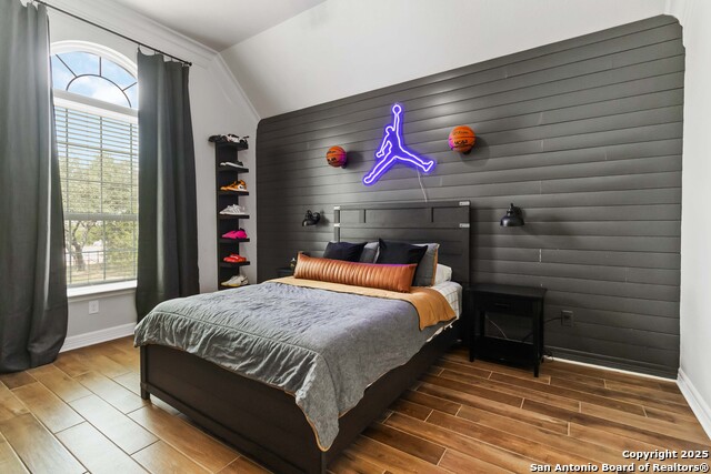 Listing photo id 25 for 1012 Rivers Peak