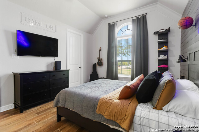 Listing photo id 26 for 1012 Rivers Peak