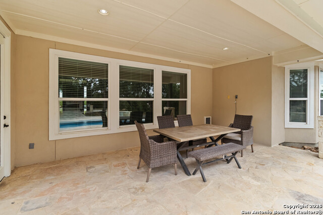 Listing photo id 27 for 1012 Rivers Peak