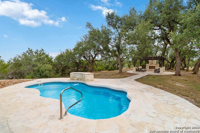 Listing photo id 28 for 1012 Rivers Peak