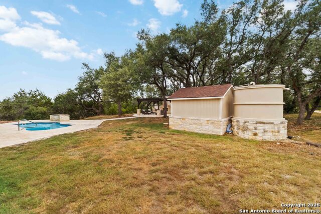 Listing photo id 39 for 1012 Rivers Peak