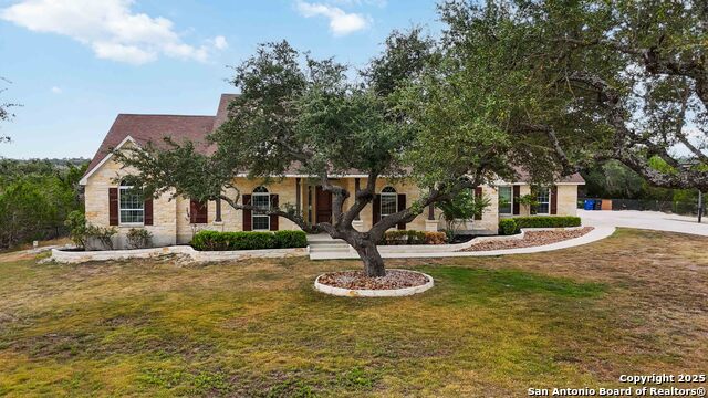 Listing photo id 46 for 1012 Rivers Peak